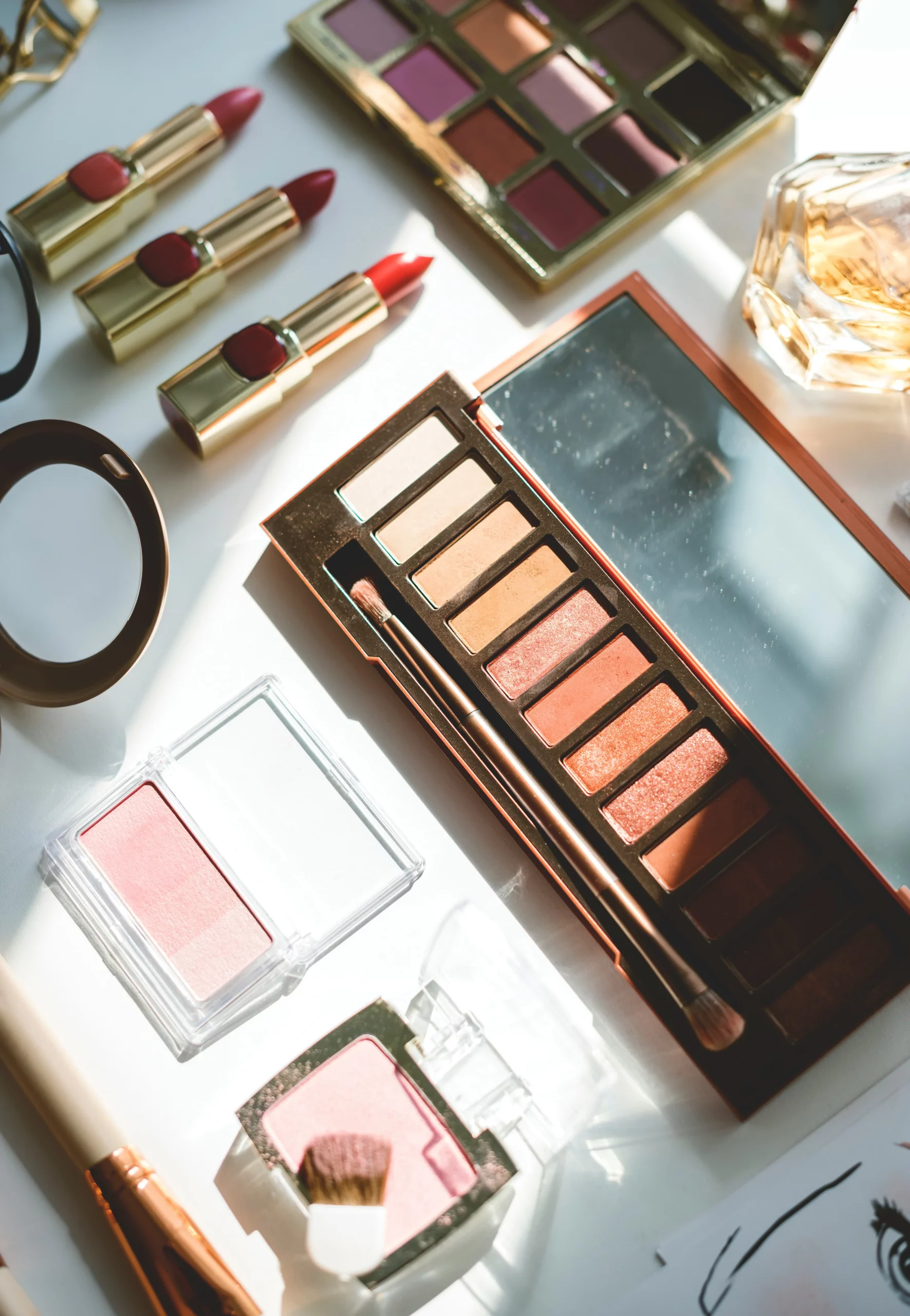 MAKEUP